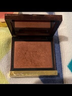 Tom Ford blush in Savage (discontinued)